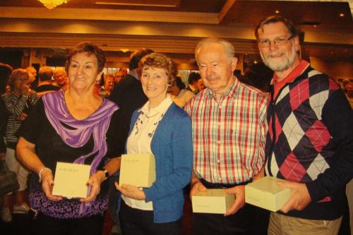 Consolation Prize winners in the Falls Hotel Bowls Break