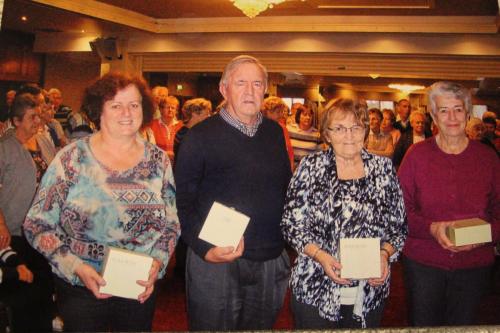 Consolation Prize winners in the Falls Hotel Bowls Break